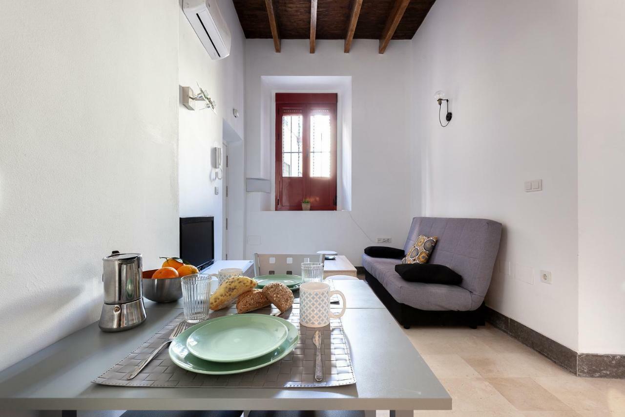Pasaje Amores Iz. - Tranquilidad Y Vida Cultural En Centro Sevilla 4Px Exterior foto