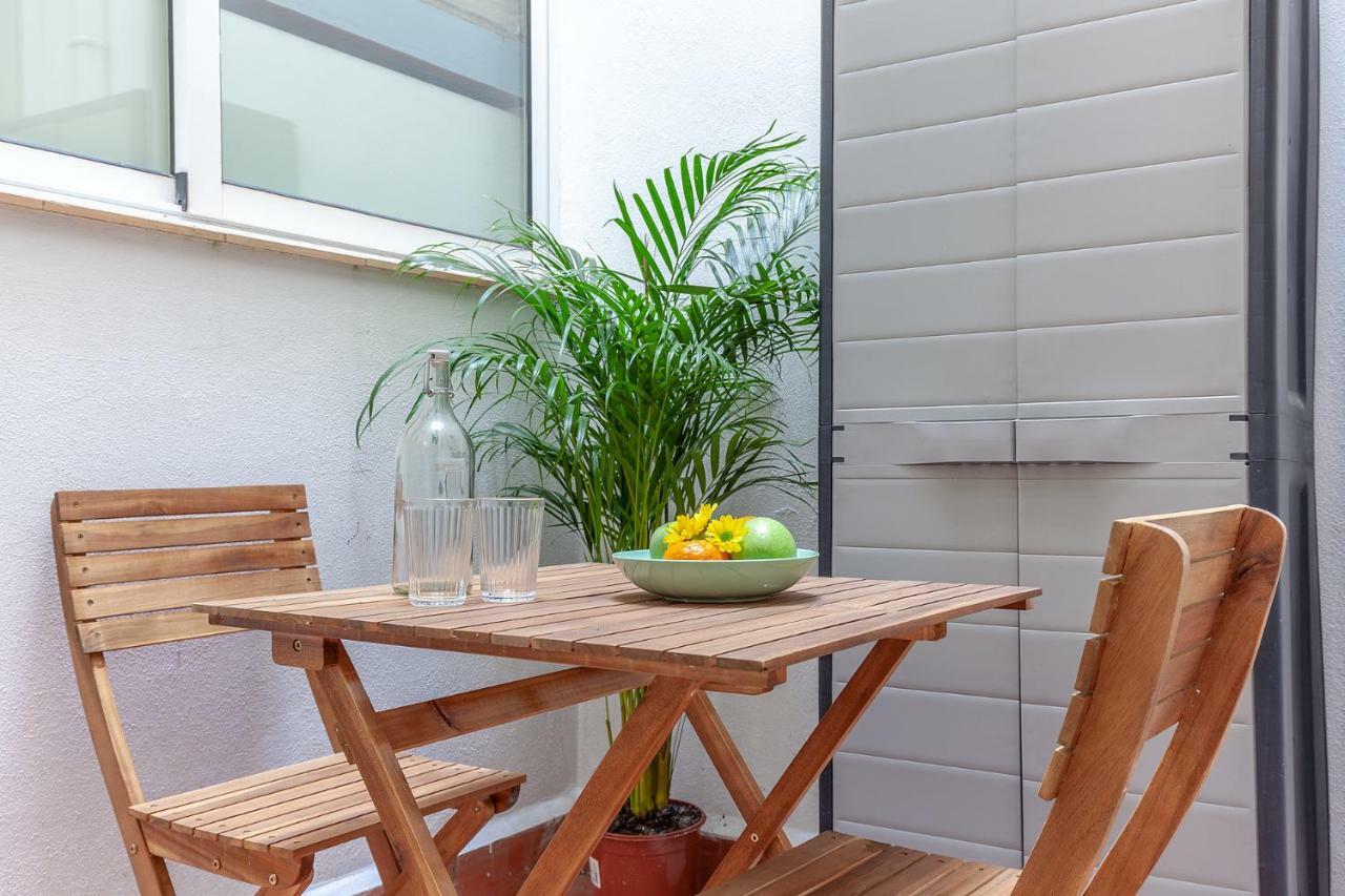 Pasaje Amores Iz. - Tranquilidad Y Vida Cultural En Centro Sevilla 4Px Exterior foto